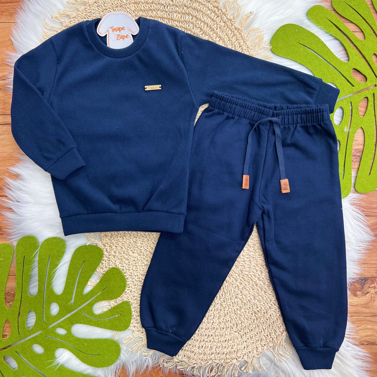 Conj. Blusa Manga Longa em Malha Cotele e Calça de Moletom - Marinho